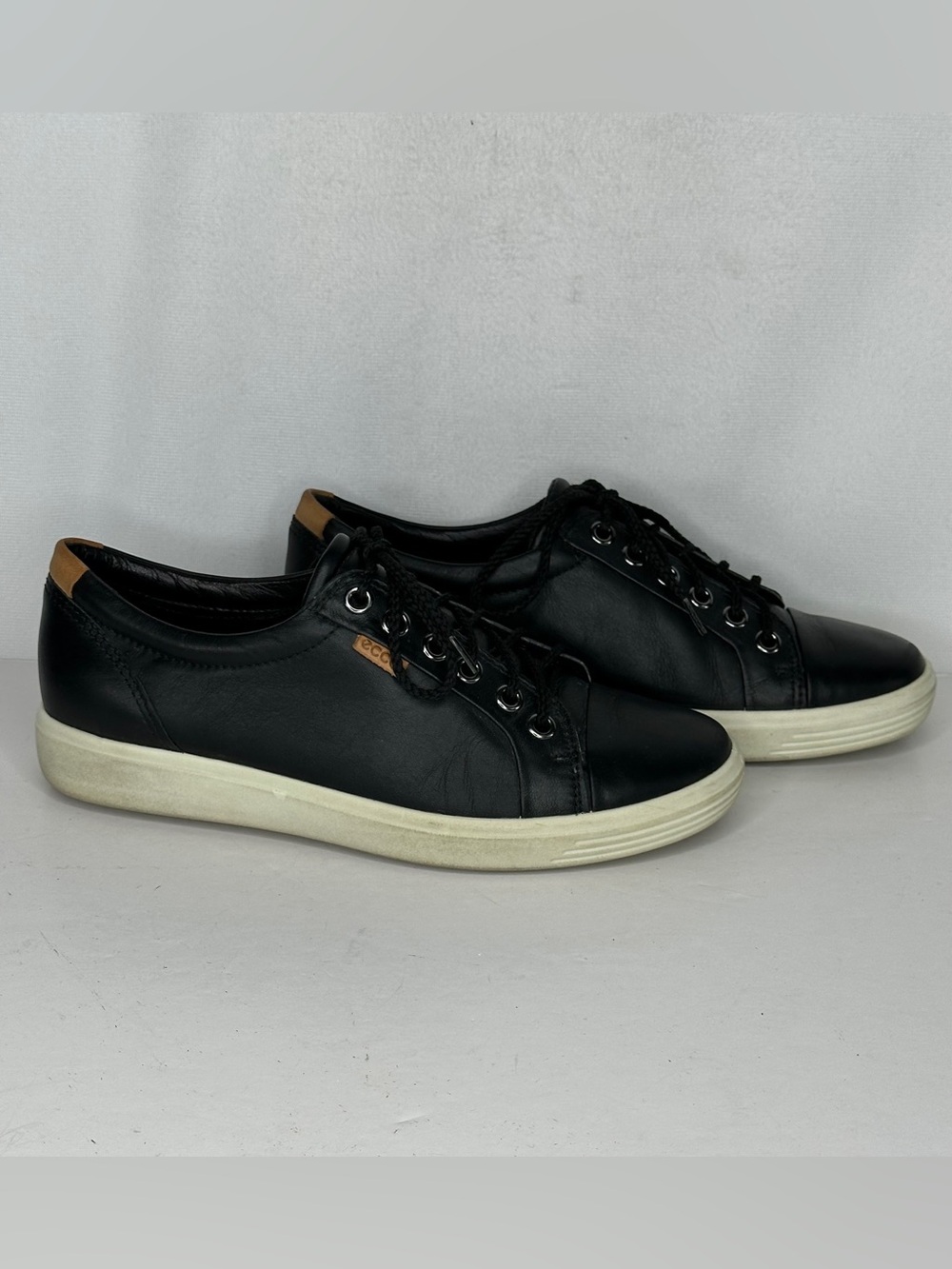 Ecco Soft 7 Black Leather Lace-Up Sneakers Tan Heel Tab Scandinavian Sz 5